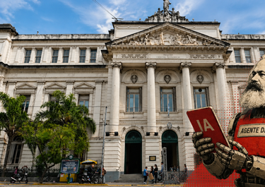 UBA: Mi Econ, la inteligencia artificial que llegó a las aulas y abre un debate sobre educación y datos