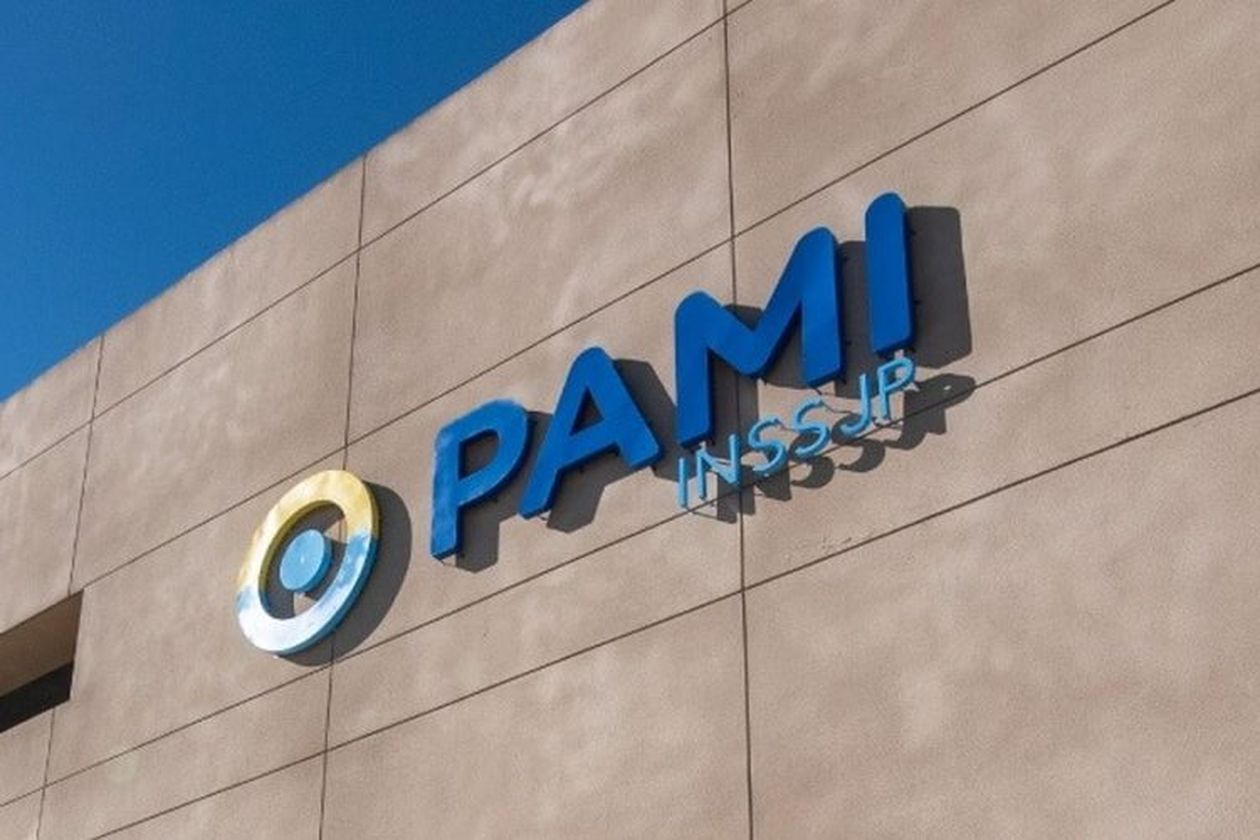 Neuquén se planta contra Nación por el PAMI y denuncia un drenaje de $3.000 millones.
