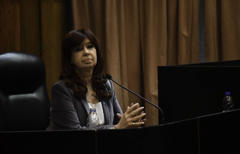 Cristina Fernández de Kirchner durante su declaración en el juicio oral por el atentando contra su vida.
