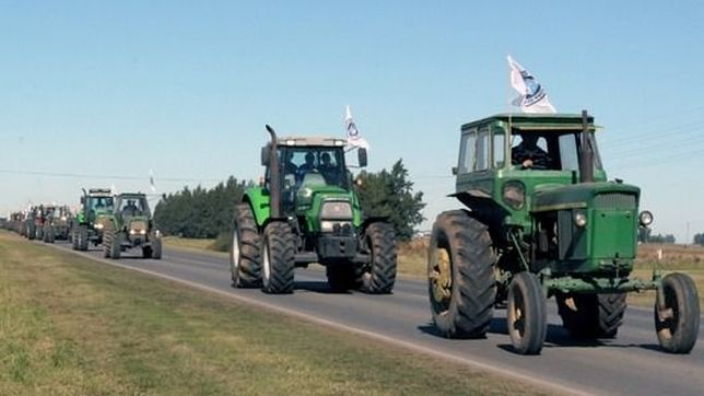 con una lista de pedidos, el campo aguarda por la definicion en agricultura