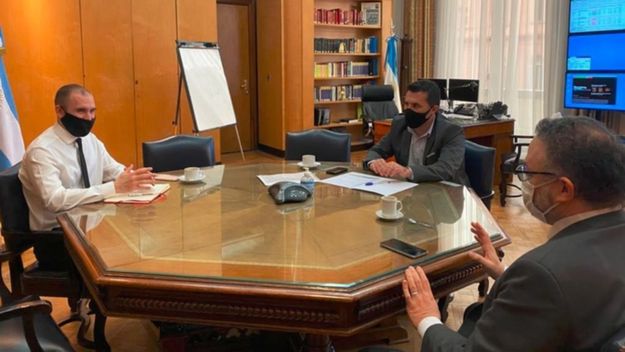 Tarifas y deuda con petroleras, la interna que viene después de las PASO