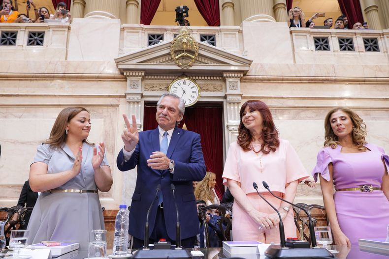Fernandez con CFK Moreau y Abdala.JPG
