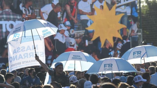 una multitud le pone calor y color a la previa del cierre de todos en merlo
