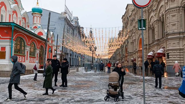 Calle Nikolskaya, una de las postales más adornadas de Moscú. Lugar de festejo durante el Mundial 2018