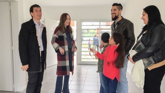 vidal tambien mira a la clase media y entrega viviendas en el conurbano