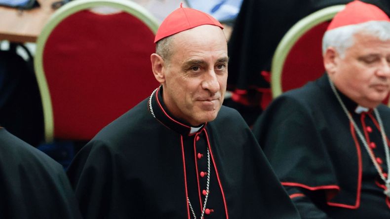 Tucho Fernández en la asamblea sinodal presidida por el papa Francisco