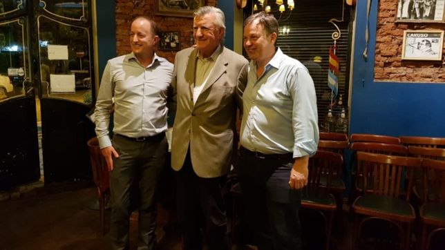 gioja bajo al conurbano y junto a intendentes alento la unidad del peronismo