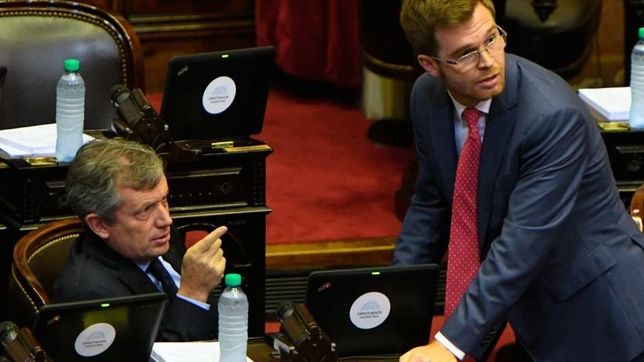 massot devuelve el fuego: en estos anos vimos la peor version de carrio