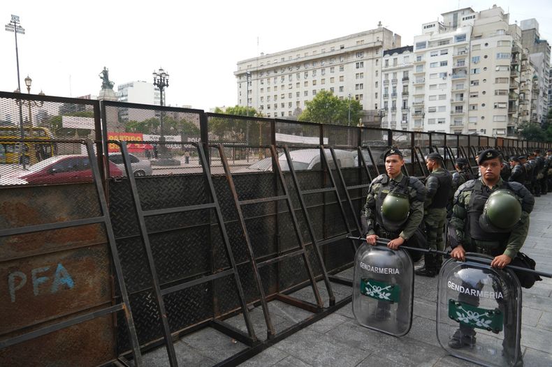 El Congreso vallado para la sesión en Diputados por la ley ómnibus (Foto: NA) El Congreso vallado para la sesión en Diputados por la ley ómnibus (Foto: NA)