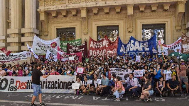 la docencia santafesina presiona a perotti y para siete dias