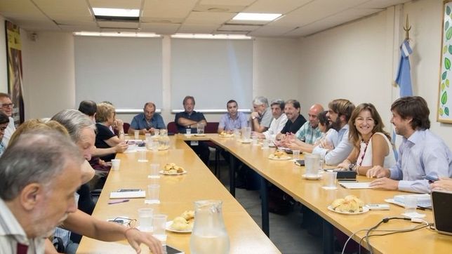 a un dia del inicio de las clases, ciudad retoma la paritaria con los docentes