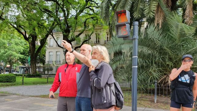 despues del voto: sin auto ni custodia, paso a paso, la caminata de larreta
