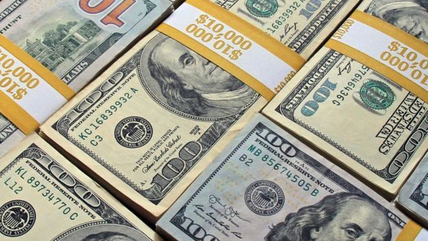 Marca a presión sobre el mercado para frenar el drenaje de reservas