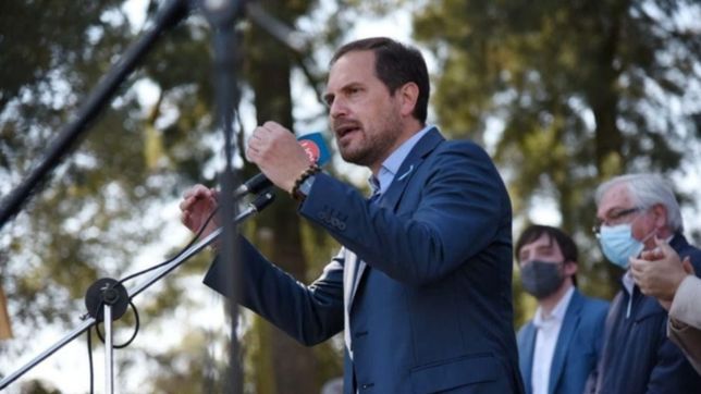 gill salta a la cancha en el partido por la sucesion de schiaretti