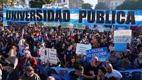 La política se subió a pleno a la marcha de las universidades.&nbsp;