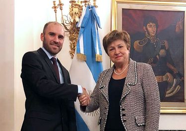 Maquinita y subsidios, las claves de la letra chica del acuerdo con el FMI