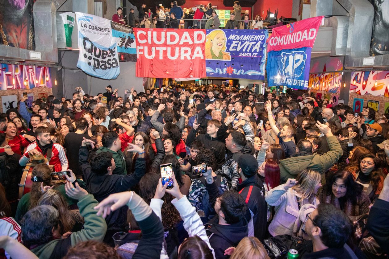 Santa Fe: en las diez ciudades más grandes, el PJ se alzó con seis triunfos y LLA metió un batacazo