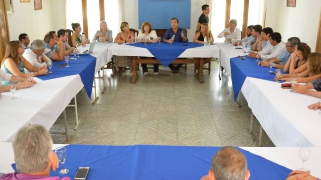 con la salida de pichetto como bandera, el pj convoco a internas