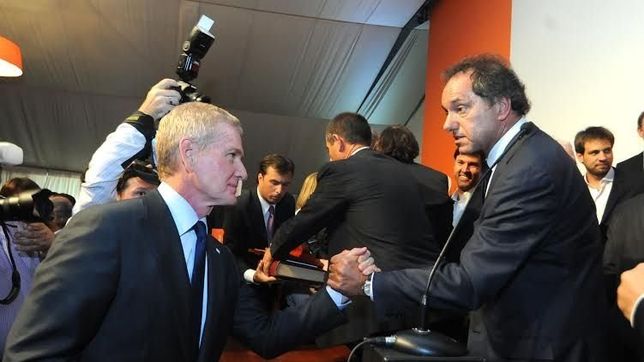 reaparecio de narvaez y dijo que votara a scioli