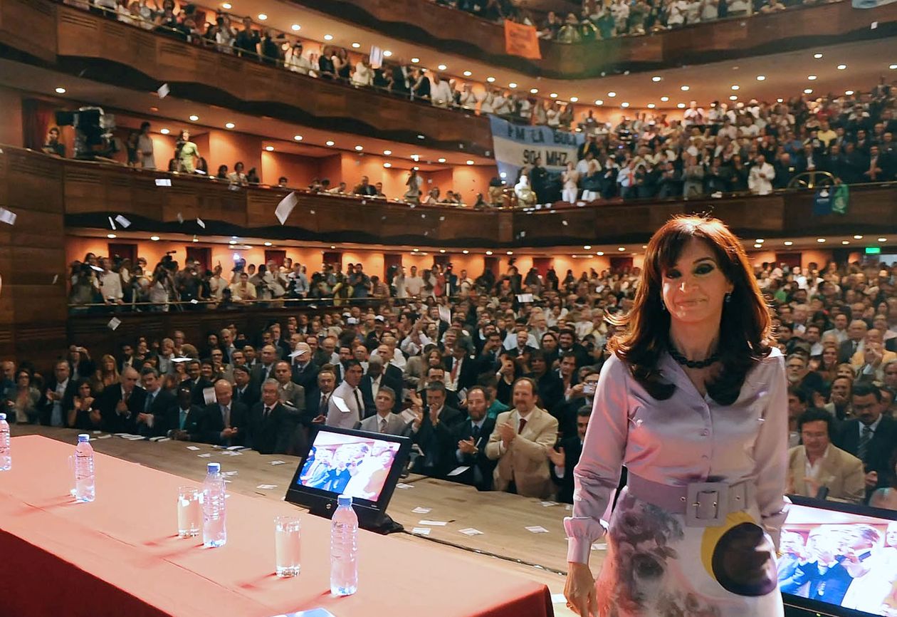 cfk teatro argentino.jpg