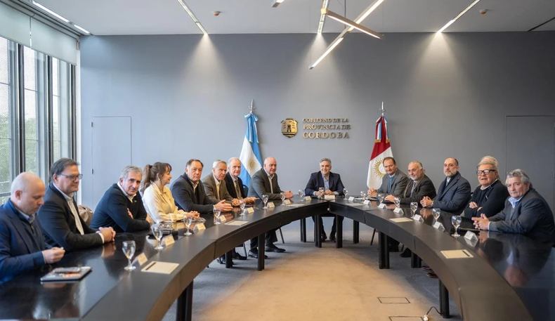 Martín Llaryora con el Grupo de Entidades Empresarias de Córdoba (G6).