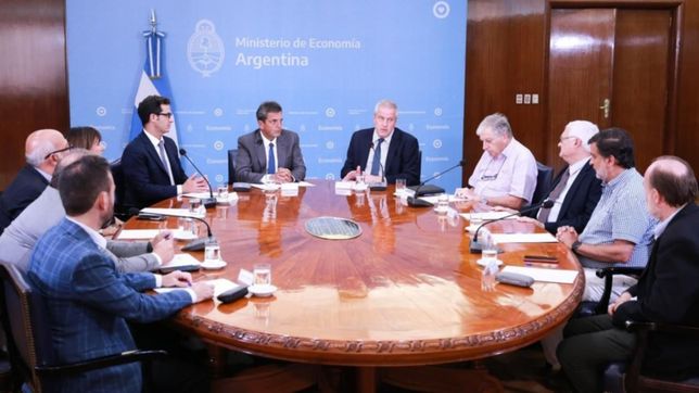 el gobierno y colegios privados con subvencion acuerdan topes en cuotas