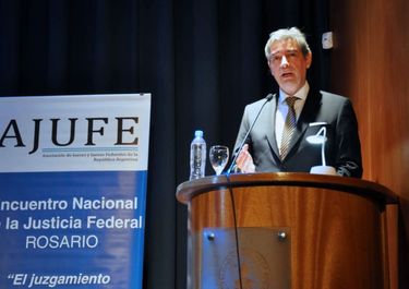 Otro juicio político contra Rosatti: lo denuncian por encubrir a un represor