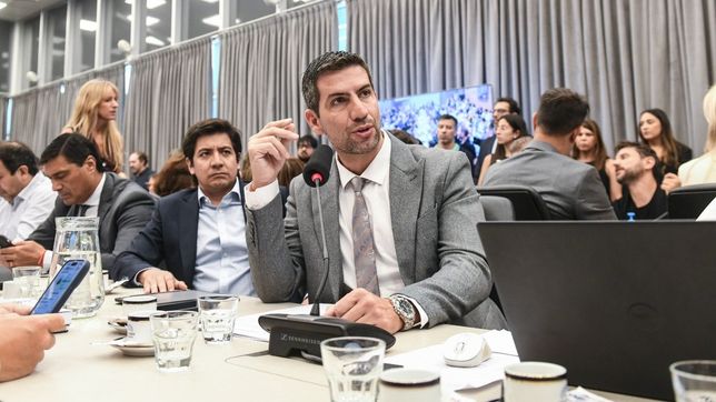 Manuel Quintar camina por la cornisa de la política para pintar Jujuy de violeta