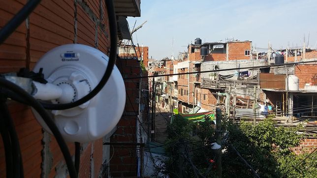 El plan de Javier Milei para privatizar la tarifa social de internet