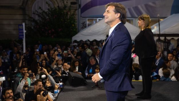 Confirmaron el triunfo de Lacalle Pou y la región consolida su giro a la derecha