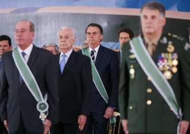El genio de la politización de los cuarteles salió de la lámpara en Brasil