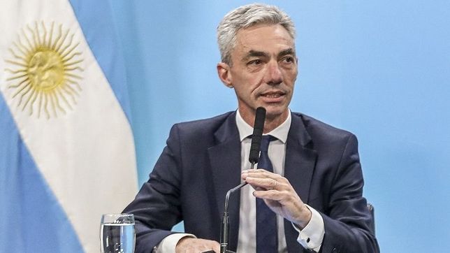 supenden servicios de colectivos y trenes de larga distancia y vuelos de cabotaje