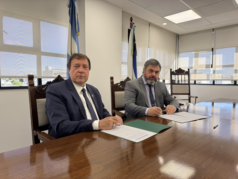 El gobernador de Río Negro, Alberto Weretilneck, y el presidente del STJ Sergio Ceci.&nbsp;