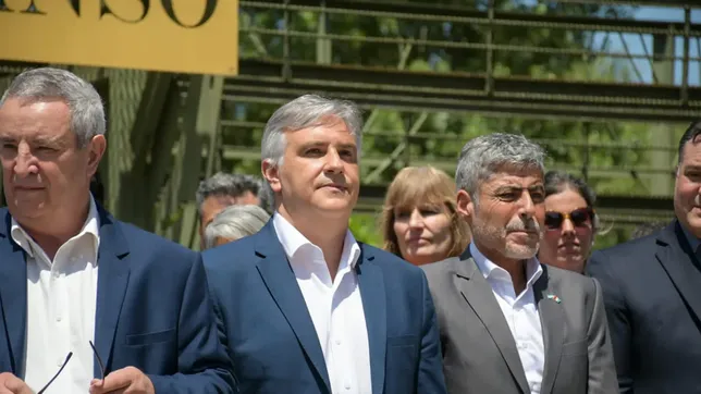 Martín Llaryora y Juan Pablo Quinteros, frente a otro escándalo en la Policía de Córdoba.