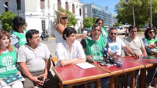 los estatales unifican reclamo a la provincia: 40 por ciento de aumento