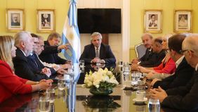 Evangélicos: cómo y con quiénes ganan terreno político los punteros de Dios