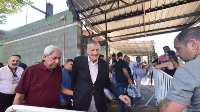 es con todos: cordobeses y saltenos llenan el carton del congreso del pj