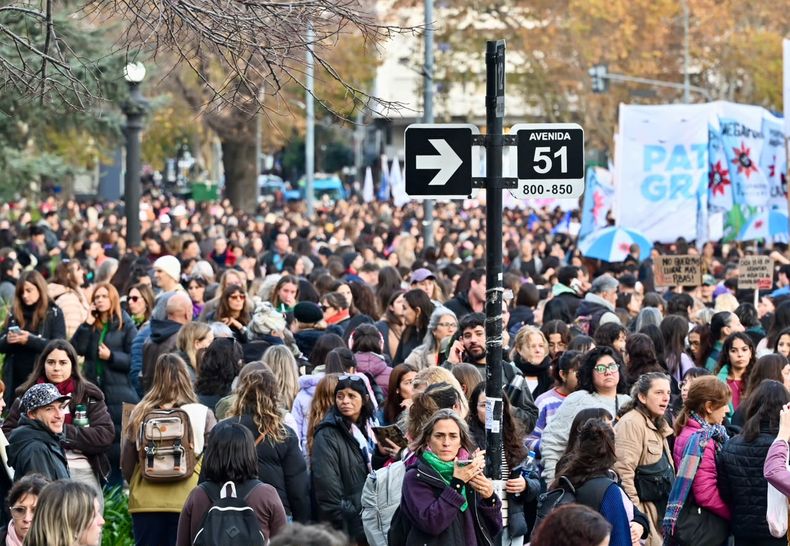Ni una menos: marcha feminista en La Plata. Foto AGLP.
