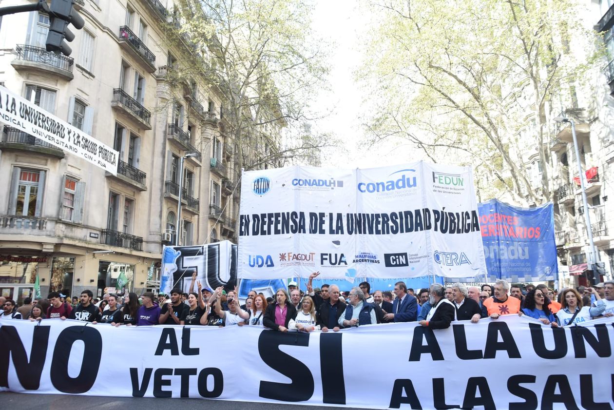 Marcha Universidades y Garrahan 15