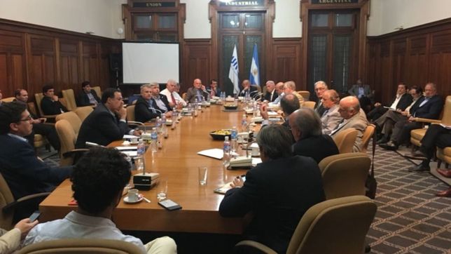 la uia en la dulce espera: 15 dias de plazo para un llamado del gobierno