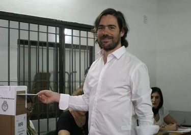 Del Caño votó y advirtió que se vienen fuertes aumentos de precios