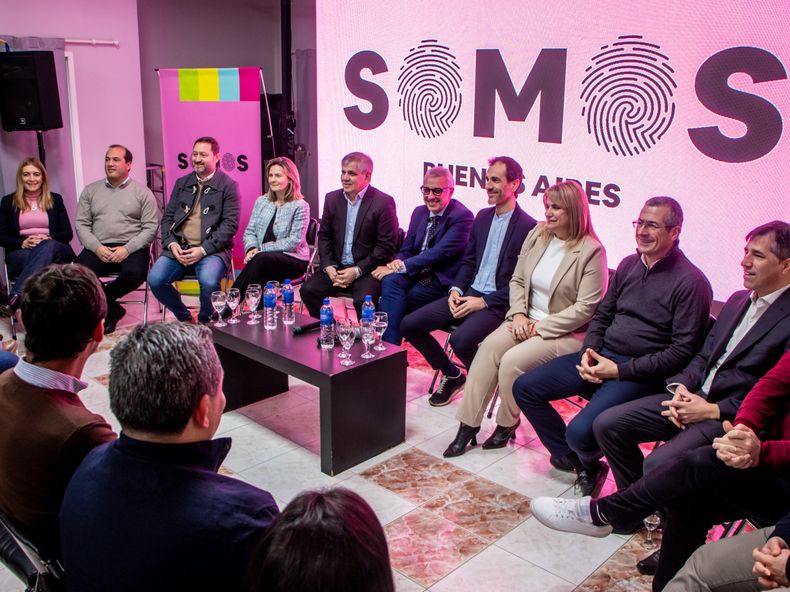 Los dirigentes de Somos Buenos Aires en un encuentro en la Cuarta sección