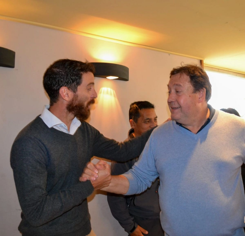 Gerónimo Barraquero y el senador Alberto Weretilneck buscan triunfar en Dina Huapi.