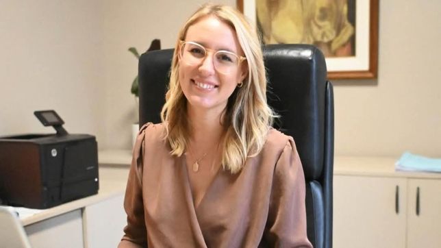 Julieta Carrazza, la viceintendenta de la UCR que le banca todas a Mauricio Davico en Gualeguaychú. 