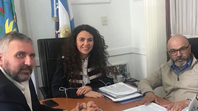 A la izquierda, Adrián Luque en sus tiempos de concejal massista. Ahora es pieza clave de la política privatista del transporte que impulsa Milei.