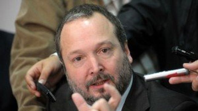 sabbatella, casi a las pinas en medio de avenida de mayo