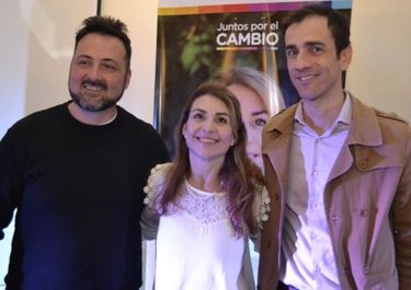 Intendentes PRO buscan ampliar el dominio y hacen campaña con los “sin tierra”