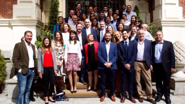 quienes son los aliados y funcionarios que acompanan a larreta en europa