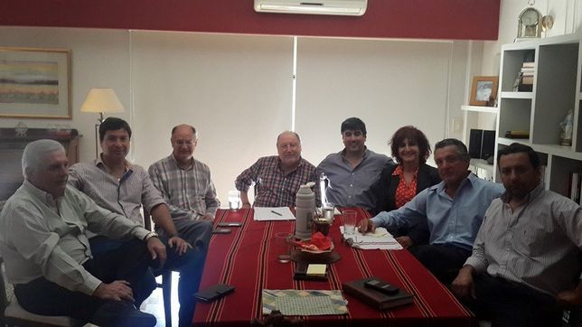 entre rios: para no desgastar a massa, sus candidatos congelan la interna