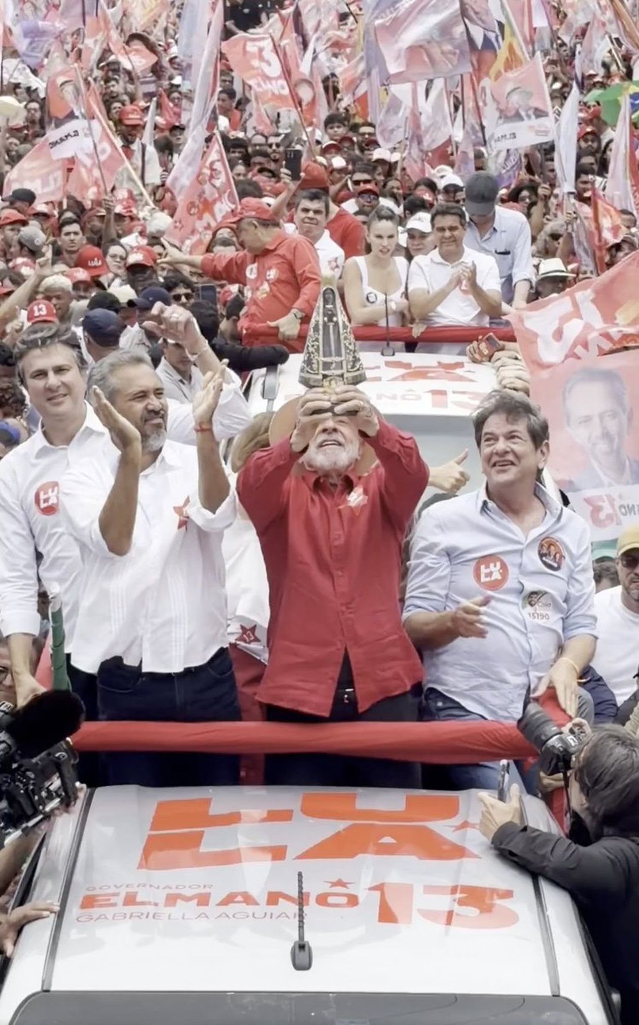 Ya en su campaña de 2022, el izquierdista Luiz Inácio Lula da Silva hizo campaña con una imagen de la Virgen de Aparecida, patrona de Brasil.
